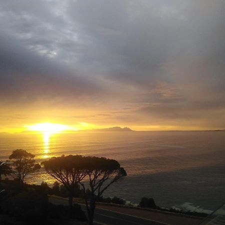 Oceana Palms Luxury Guest House Gordonʼs Bay Exterior foto