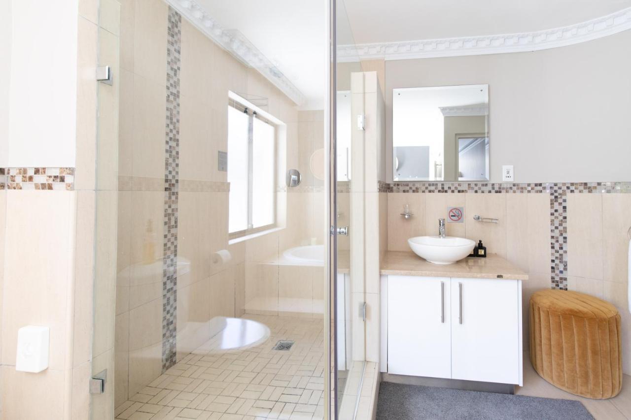 Oceana Palms Luxury Guest House Gordonʼs Bay Exterior foto