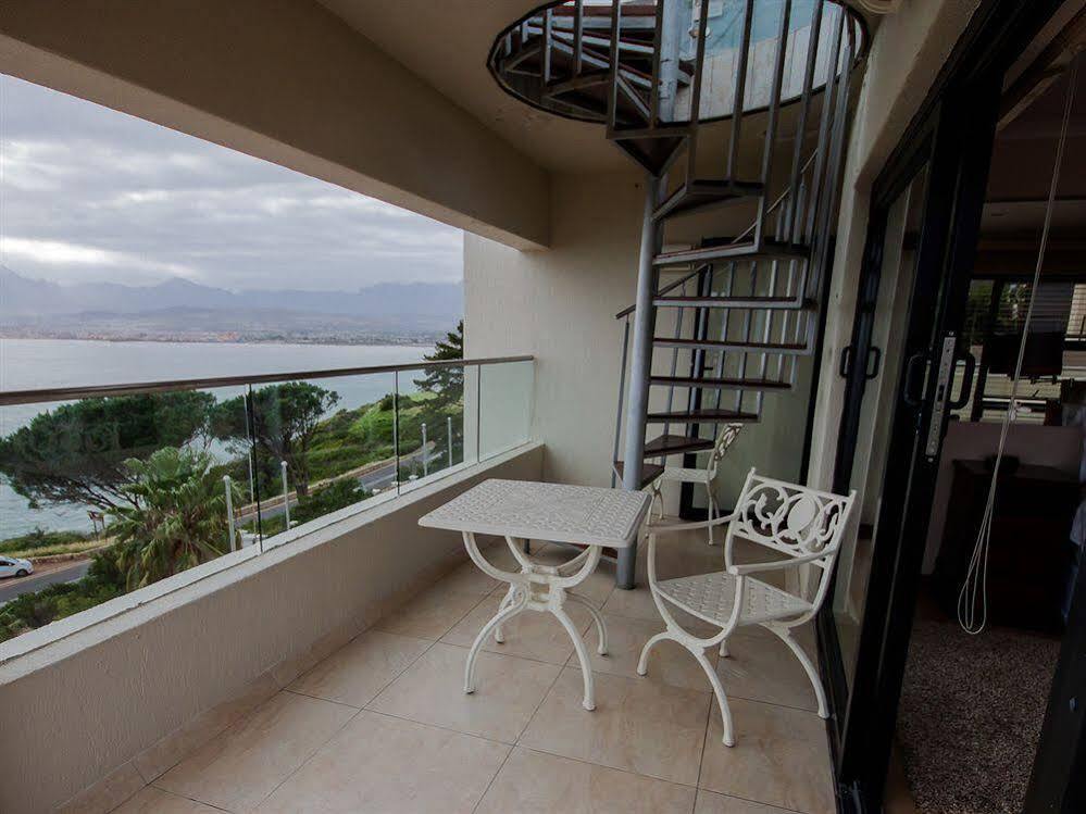 Oceana Palms Luxury Guest House Gordonʼs Bay Exterior foto
